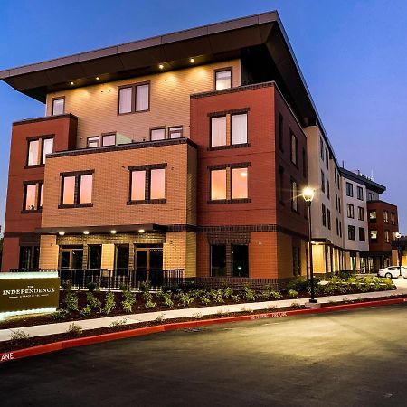 The Independence Hotel מראה חיצוני תמונה