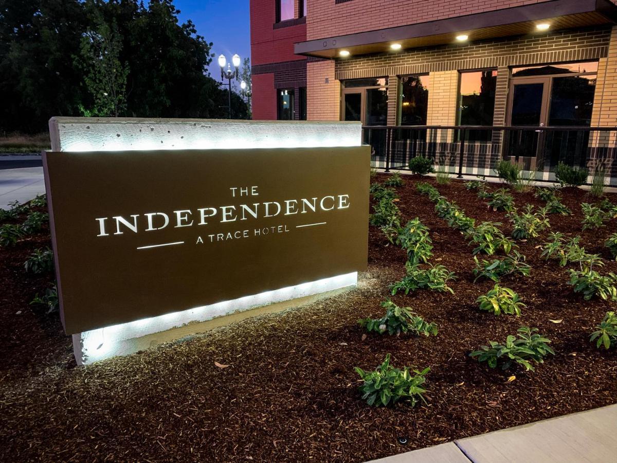 The Independence Hotel מראה חיצוני תמונה